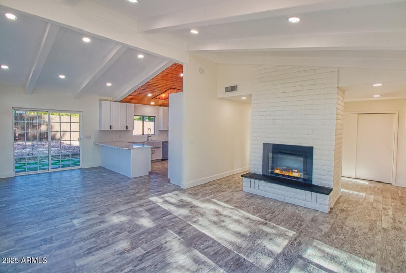 4-INT-80D-HDR-1-CR-P-Edit-IMG_0971