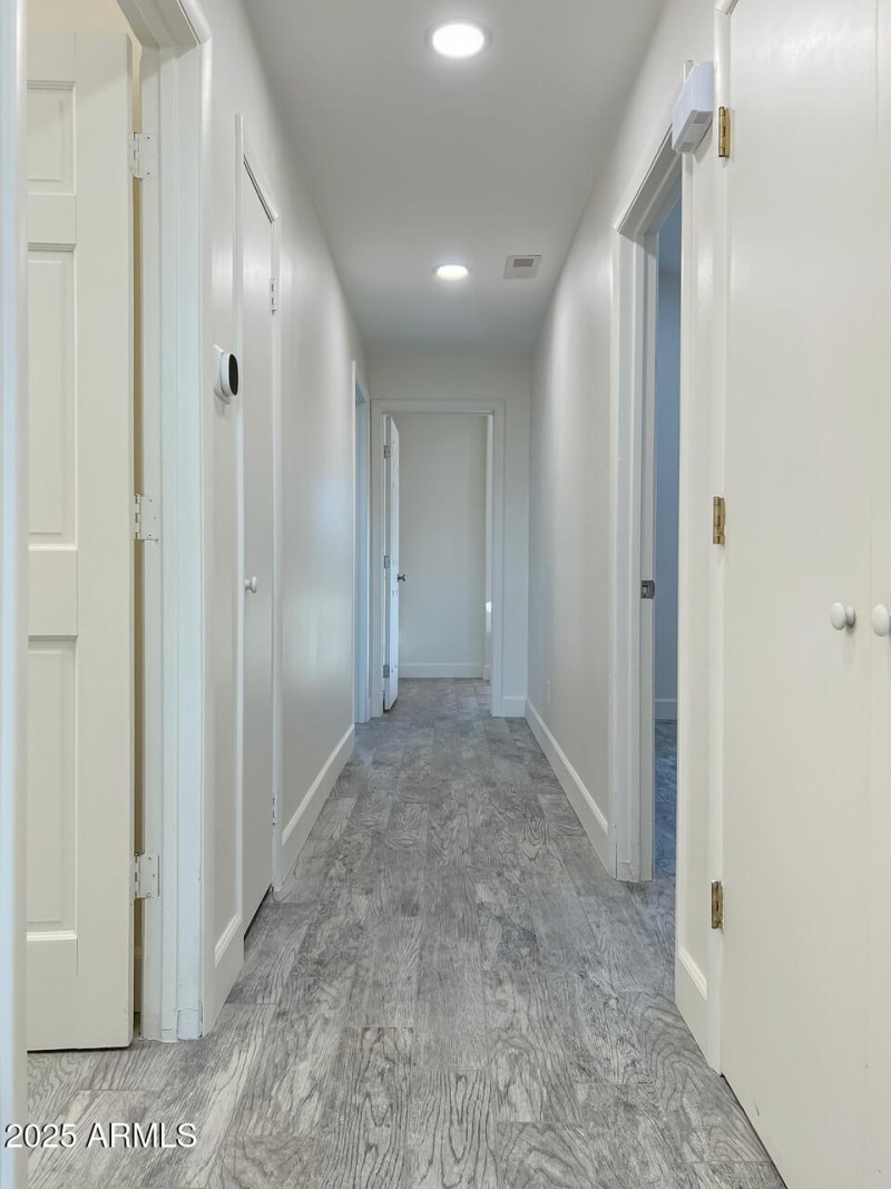 16-INT-iph-CmRaw-Pls-File_038