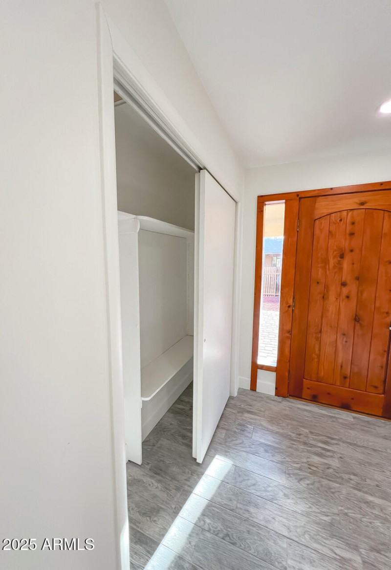 15Z-INT-iph-CmRaw-Pls-File_054