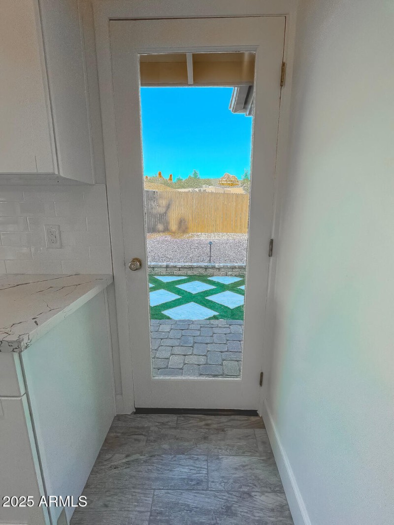 15-INT-iph-CmRaw-Plus-File_012