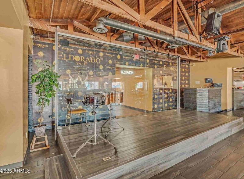 5912 W Glendale - Graphics (3)