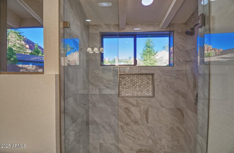 26N-INT-80D-INT-CmRw-Pls-IMG_1289-HDR-1