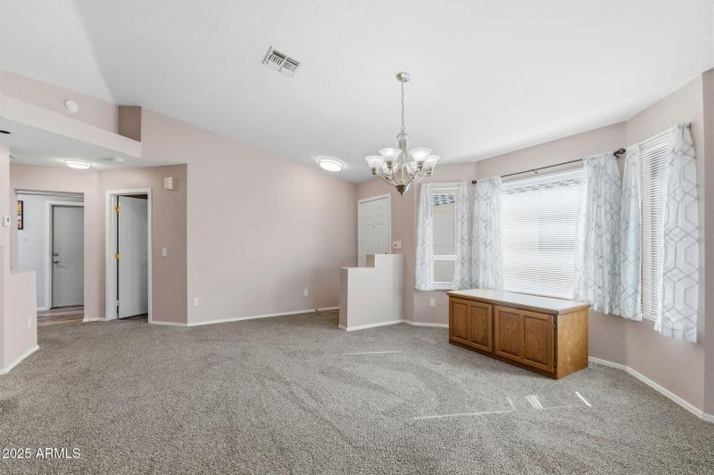 002__645 W Mirage Loop