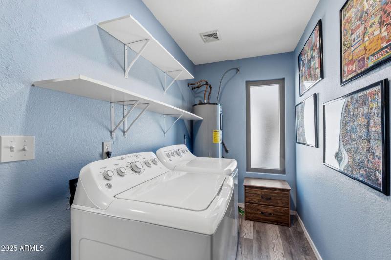 019__645 W Mirage Loop