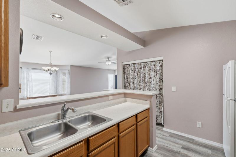 009__645 W Mirage Loop