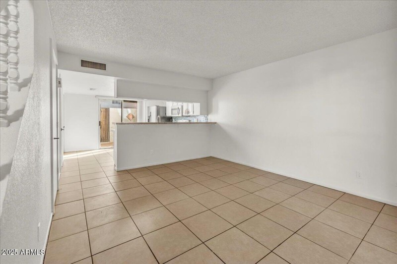 08-2437_E_Tracy_Ln_#2_1