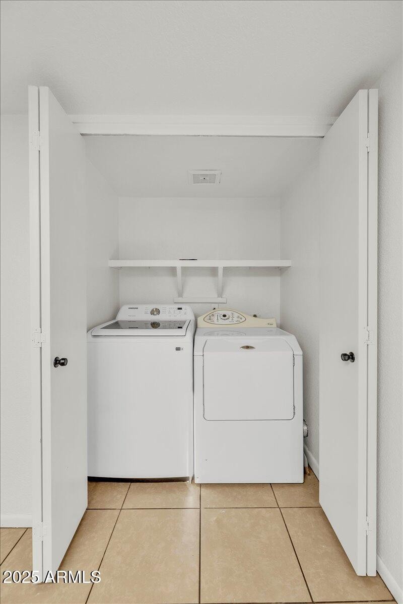 10-2437_E_Tracy_Ln_#2_8