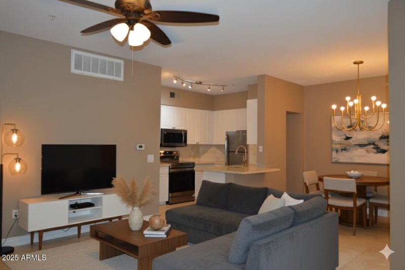 Living room and dining areas - 416