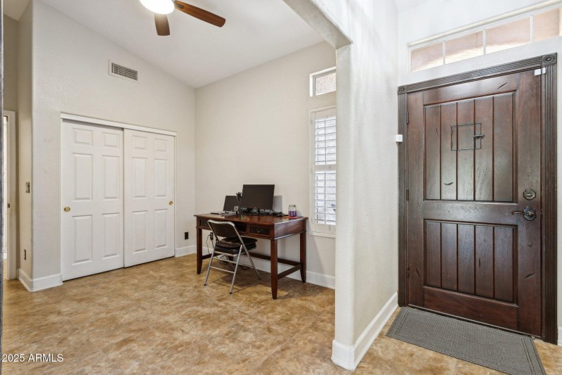 18-web-or-mls-4740-e-villa-maria-dr