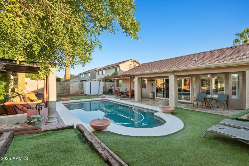 36-web-or-mls-4740-e-villa-maria-dr