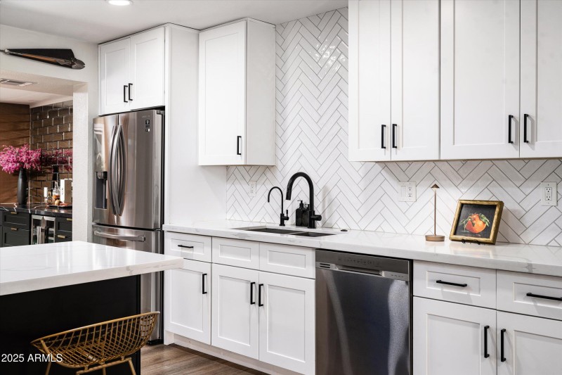 16-8341 E Hubbell St (16 of 39)