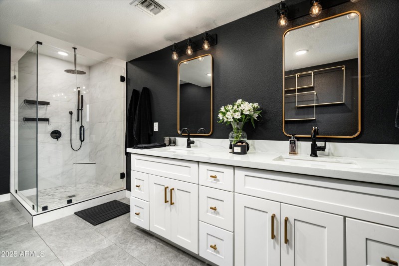 28-8341 E Hubbell St (28 of 39)