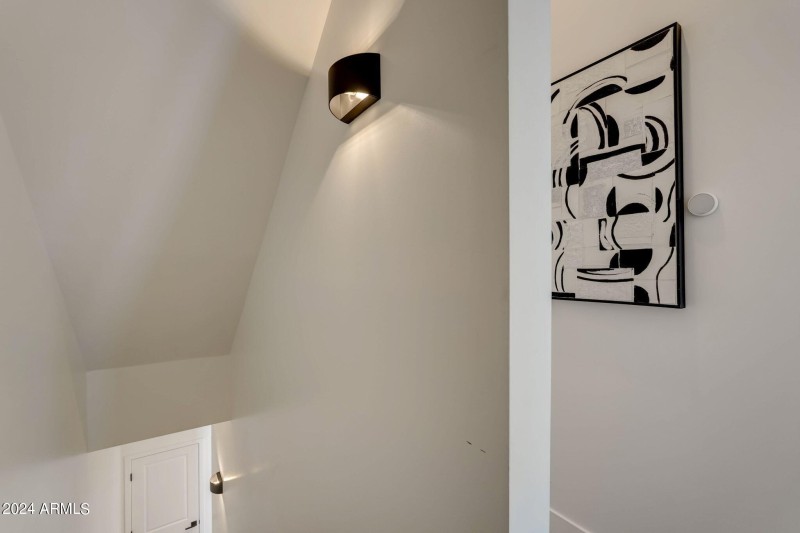 50367-3645 E Earll Dr-015