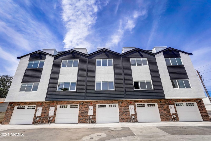 50367-3645 E Earll Dr-036