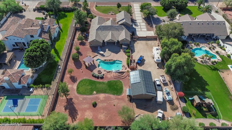 8406 W Williams Rd-large-035-003-8406 W