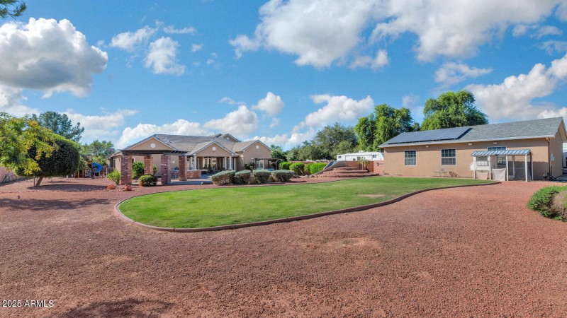 8406 W Williams Rd-large-041-024-8406 W