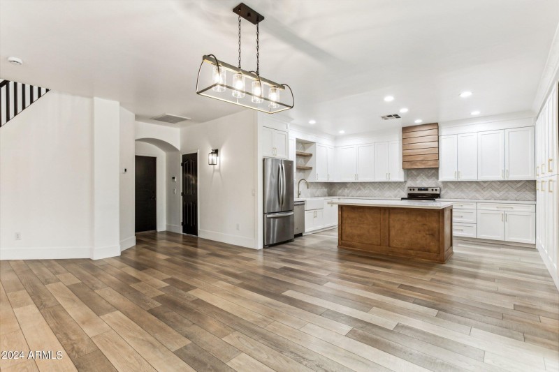 Dining Area to Kitchen3