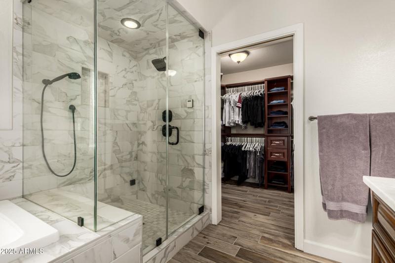 Fully Remodeled Ensuite Bathroom