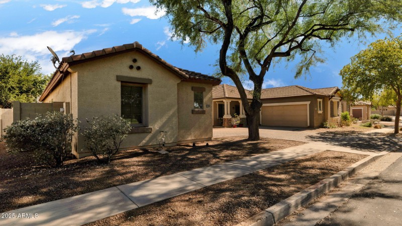 2-web-or-mls-P1276850