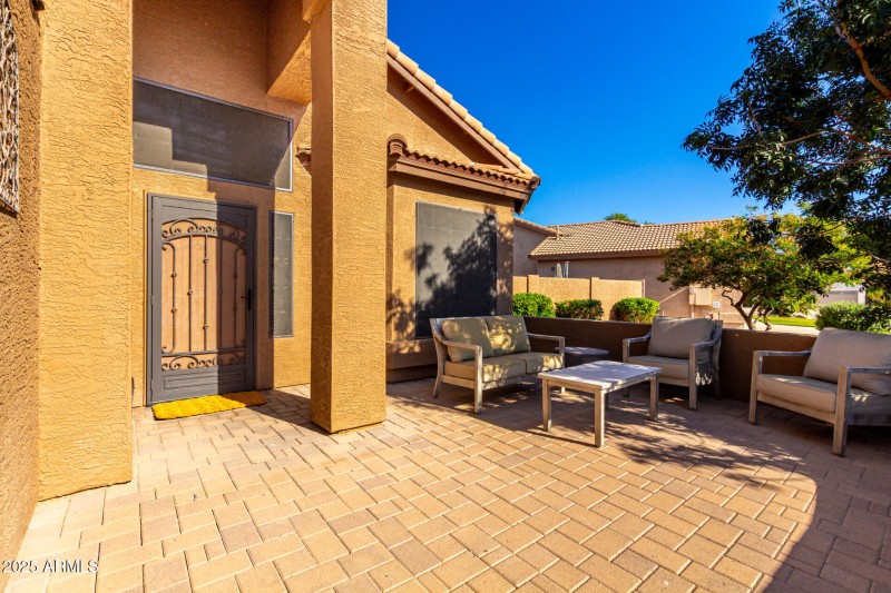 Warm & Welcoming Entryway