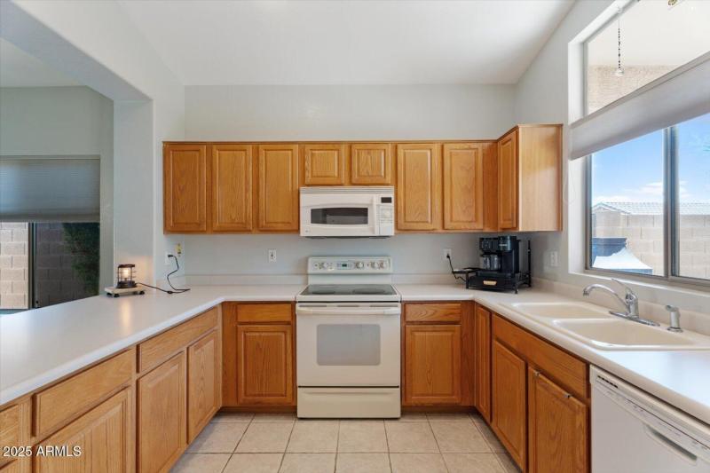 07_3553 W Morse Court_Kitchen