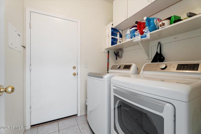 16_3553 W Morse Court_Laundry