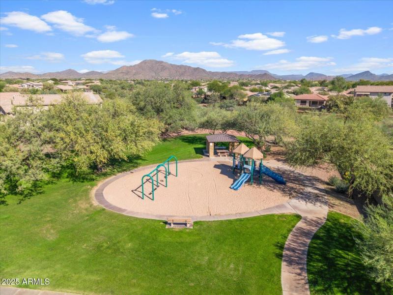 25_3553 W Morse Court_Neighborhood Playg