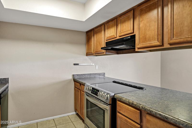 1402 E Guadalupe Rd-10