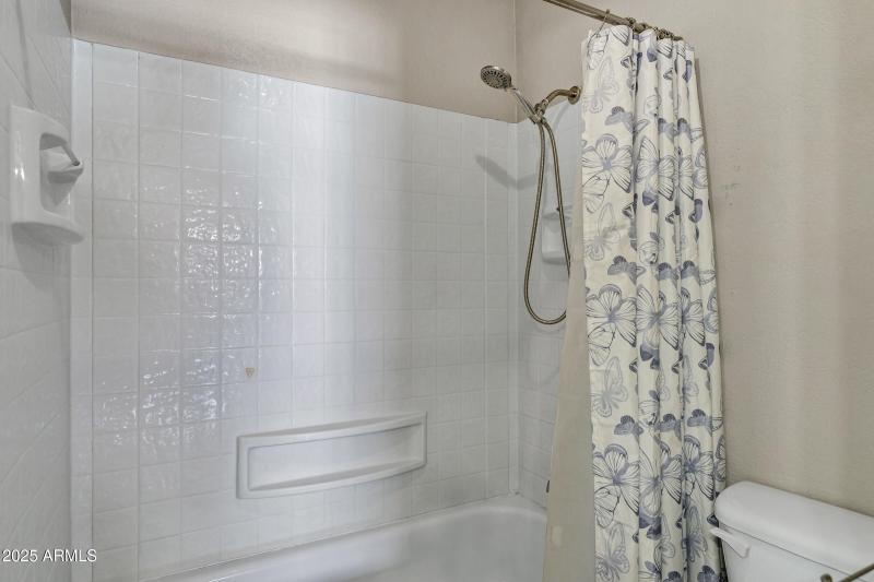 1402 E Guadalupe Rd-18