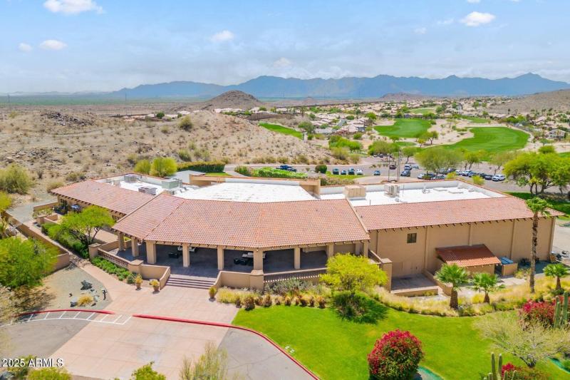 Several Different Golf Courses Nearby