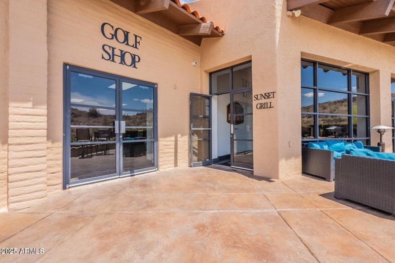 Golf Shop & Sunset Grill