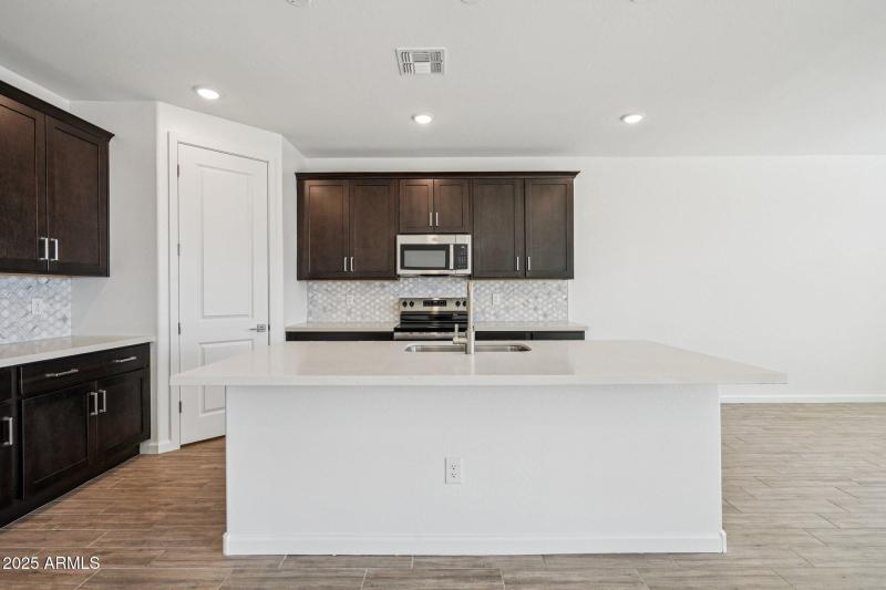 11-web-or-mls-W Camino de Oro-S0511-011