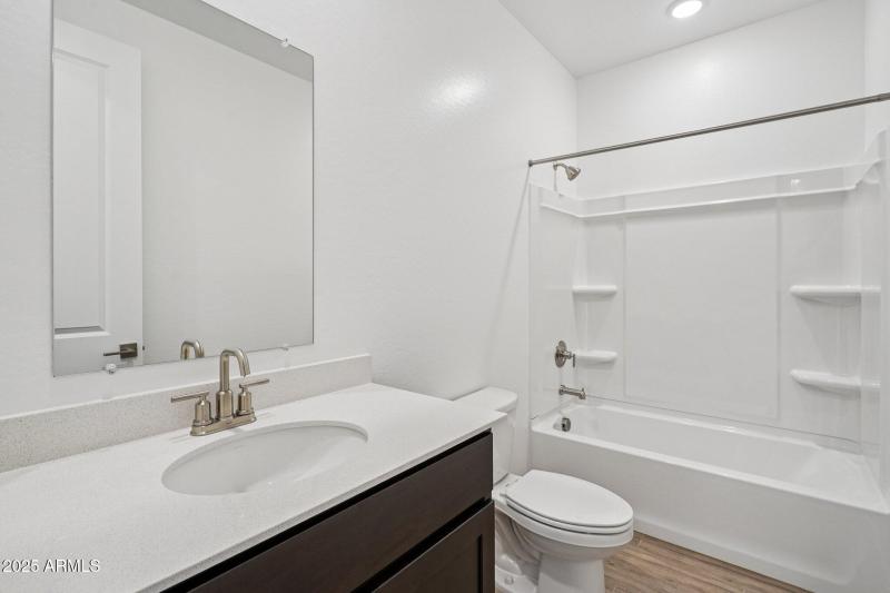 17-web-or-mls-W Camino de Oro-S0511-017