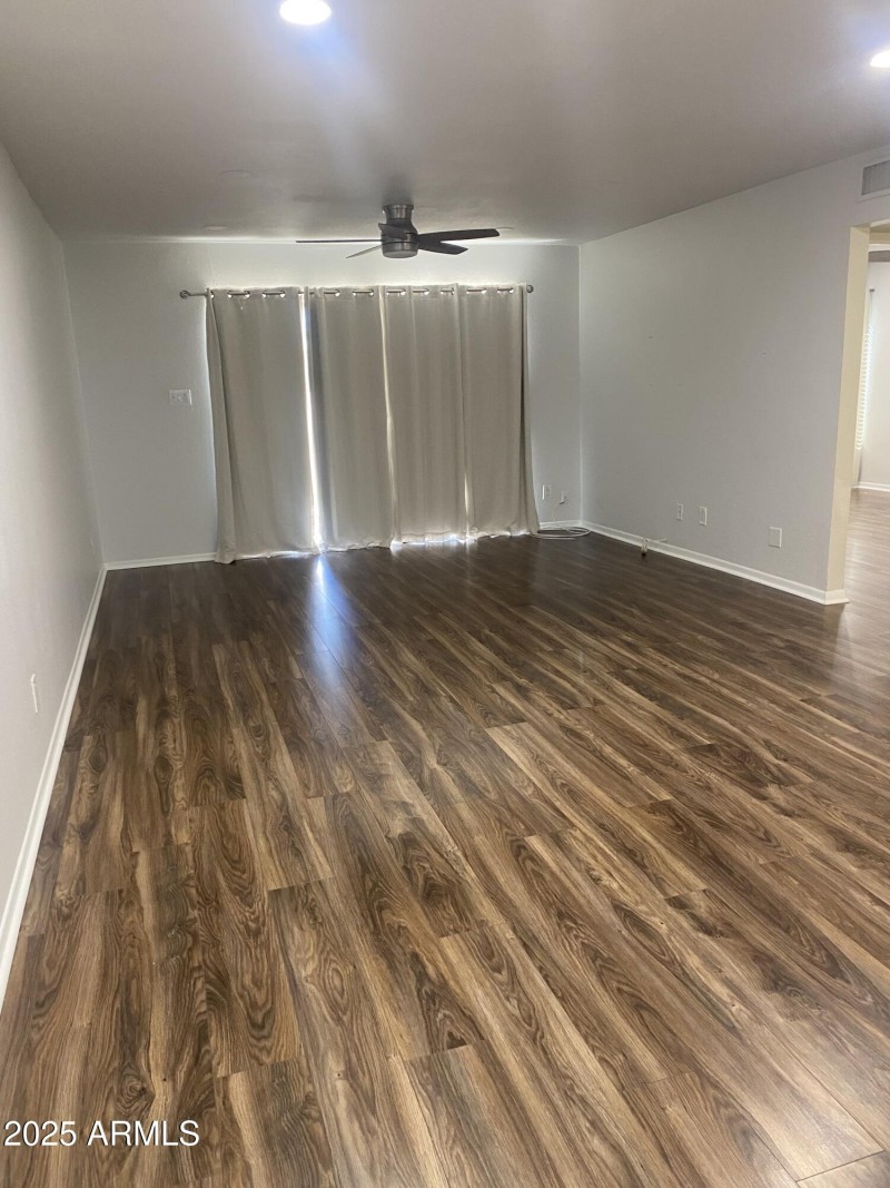 LR - 7350 N. Via Paseo Del Sur