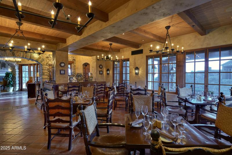 Constantinos taverna