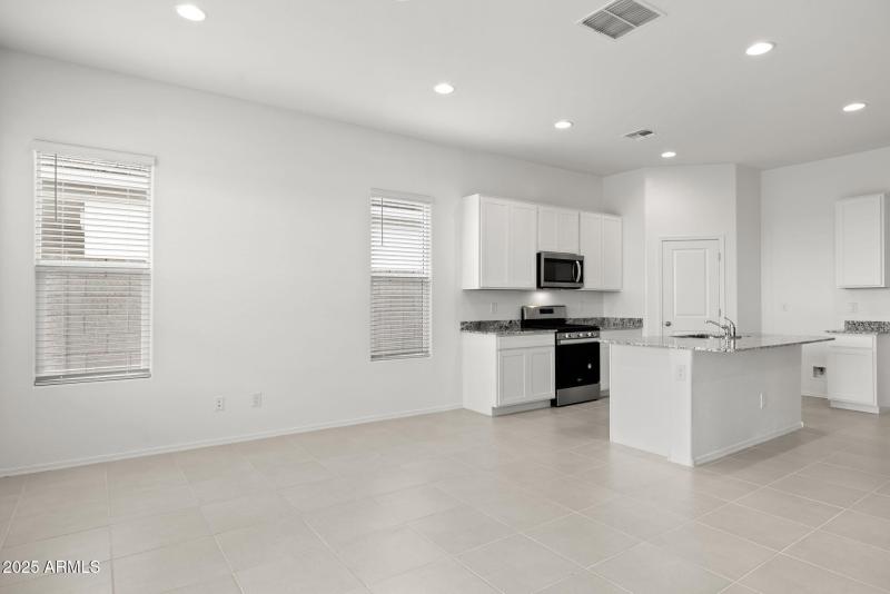 11-web-or-mls-15649-w-smoketree-dr-lot-1