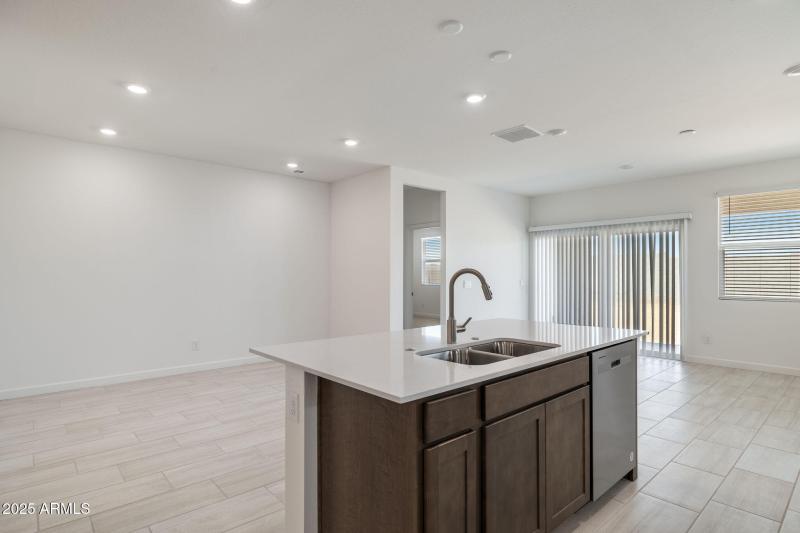 7-web-or-mls-15362-w-smoketree-dr-10-mas