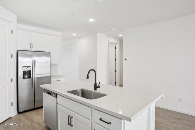 15-web-or-mls-La Senda Dr W-S0511-015