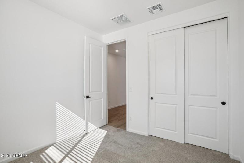 18-web-or-mls-La Senda Dr W-S0511-018