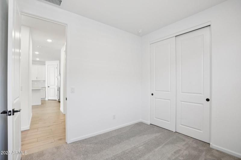 26-web-or-mls-La Senda Dr W-S0511-026