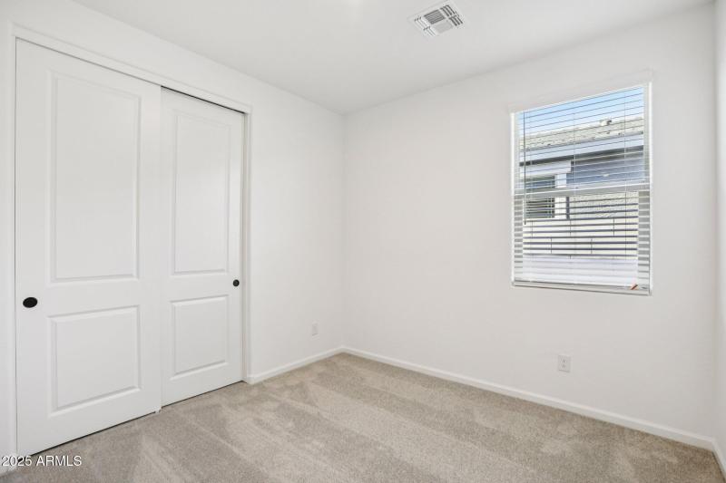 27-web-or-mls-La Senda Dr W-S0511-027