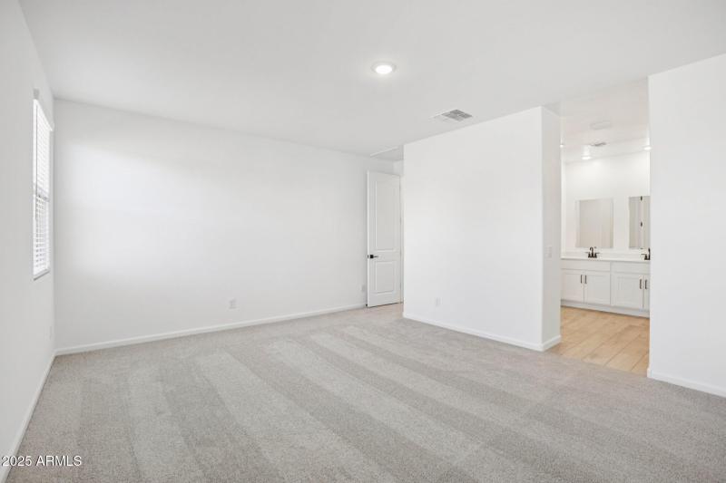 29-web-or-mls-La Senda Dr W-S0511-029