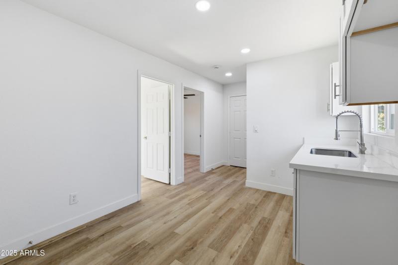 2118_W_Adams_Casita_1