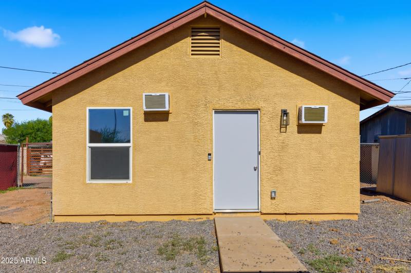 2118_W_Adams_Casita_12