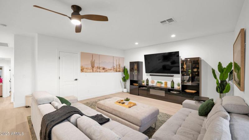 Loft/Bonus Room - Can be 6th Bedroom