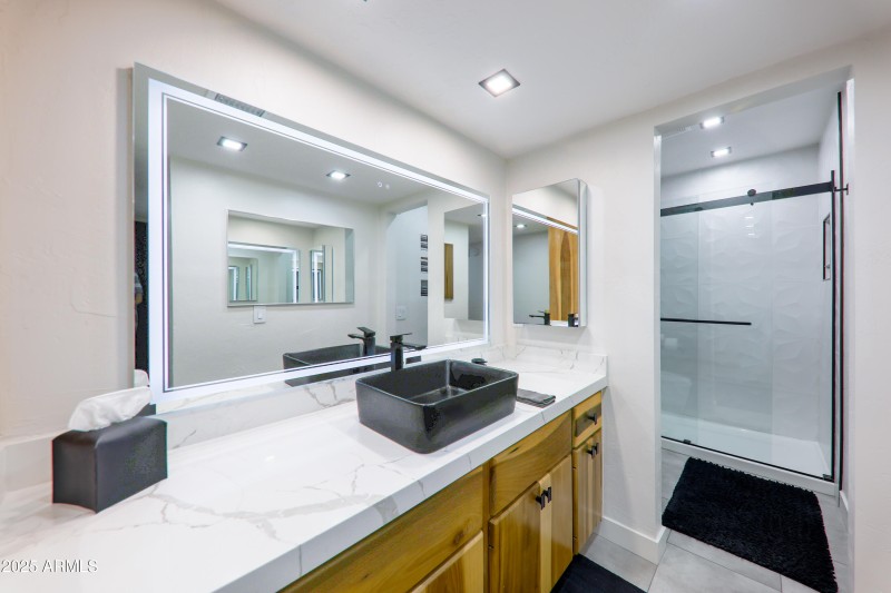 2228 E Campbell Ave (10a)