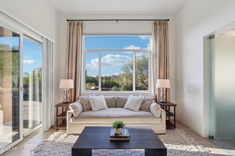 Sitting Room With Views!