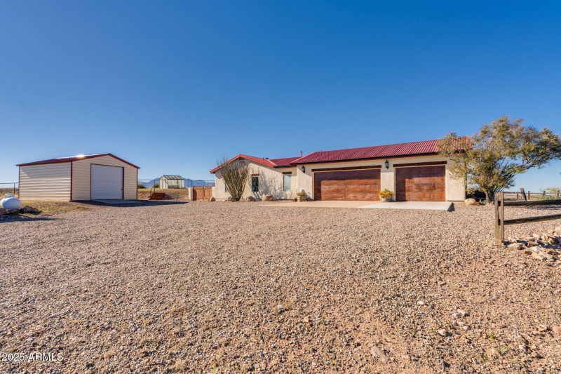 24-web-or-mls-Mustang Trail-13