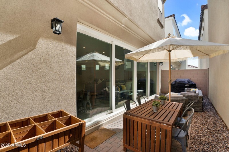 239 E balsam Edgar Rascon Realtor (39)