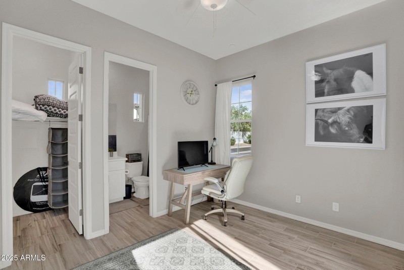 239 E balsam Edgar Rascon Realtor (25)2